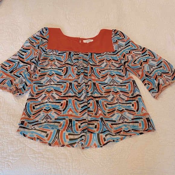 Sheer 3/4 Sleeve Blouse - Picture 4 of 5